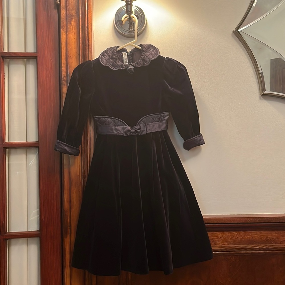 Party dress. Fully lined. Quilted satin bodice and cuffs.